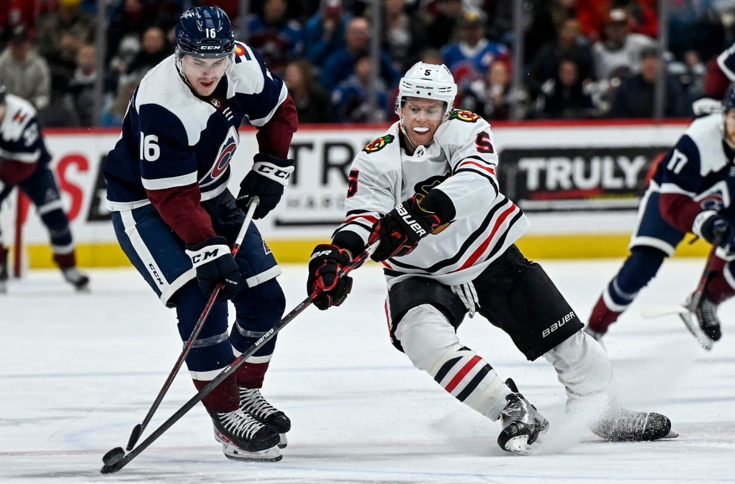 Avs beat Blackhawks 2-0