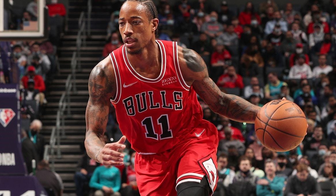 DeRozan, Vucevic Lead Bulls Past Struggling Hornets 121-109