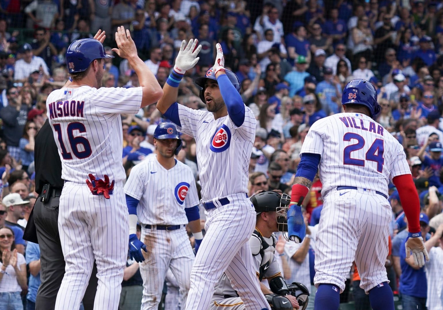 Cubs score 3 touchdowns, beat Pirates 21-0