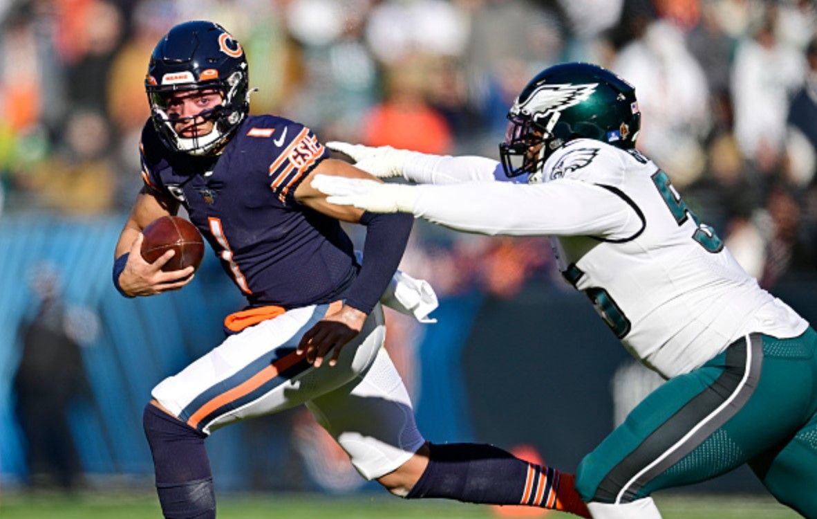 Hurts runs for 3 TDs as Eagles squeeze by Bears 25-20 - The San