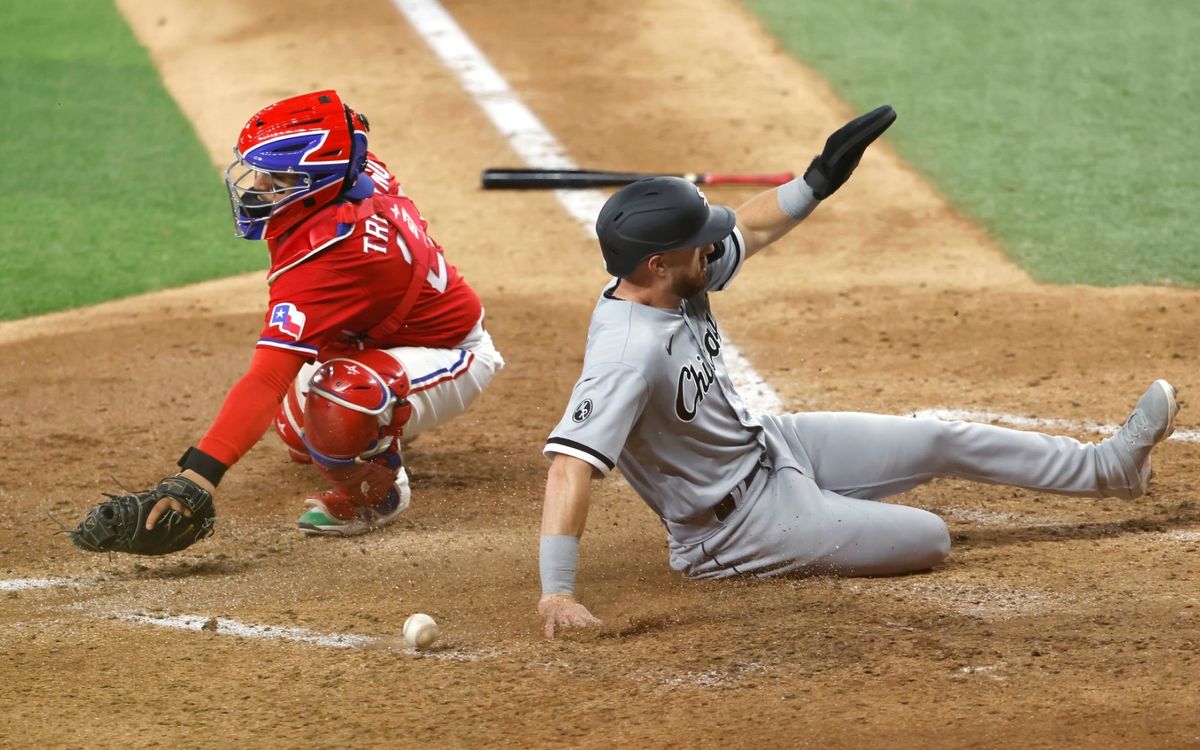 White Sox blank Rangers 8-0 as magic number drops to 5