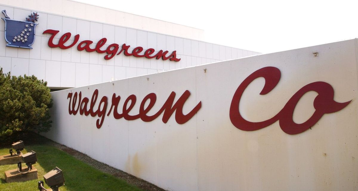 Walgreens sees fiscal 1Q sales jolt from vaccinations and testing