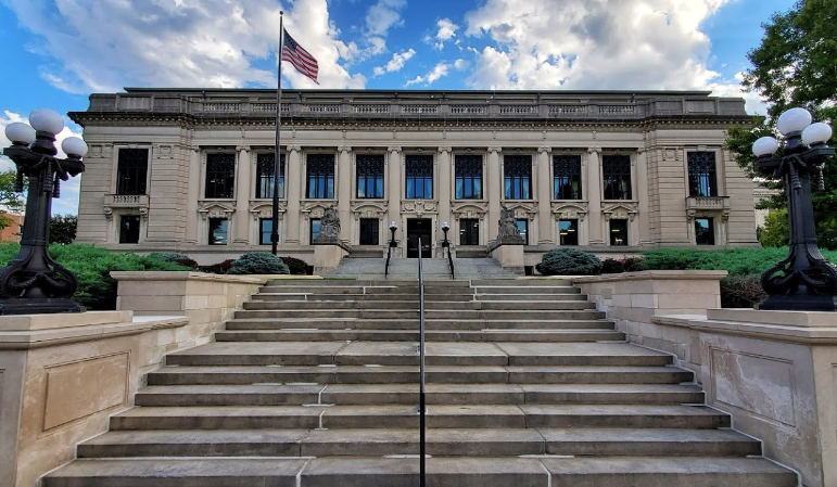 Pritzker taking masks in schools to the Illinois Supreme Court