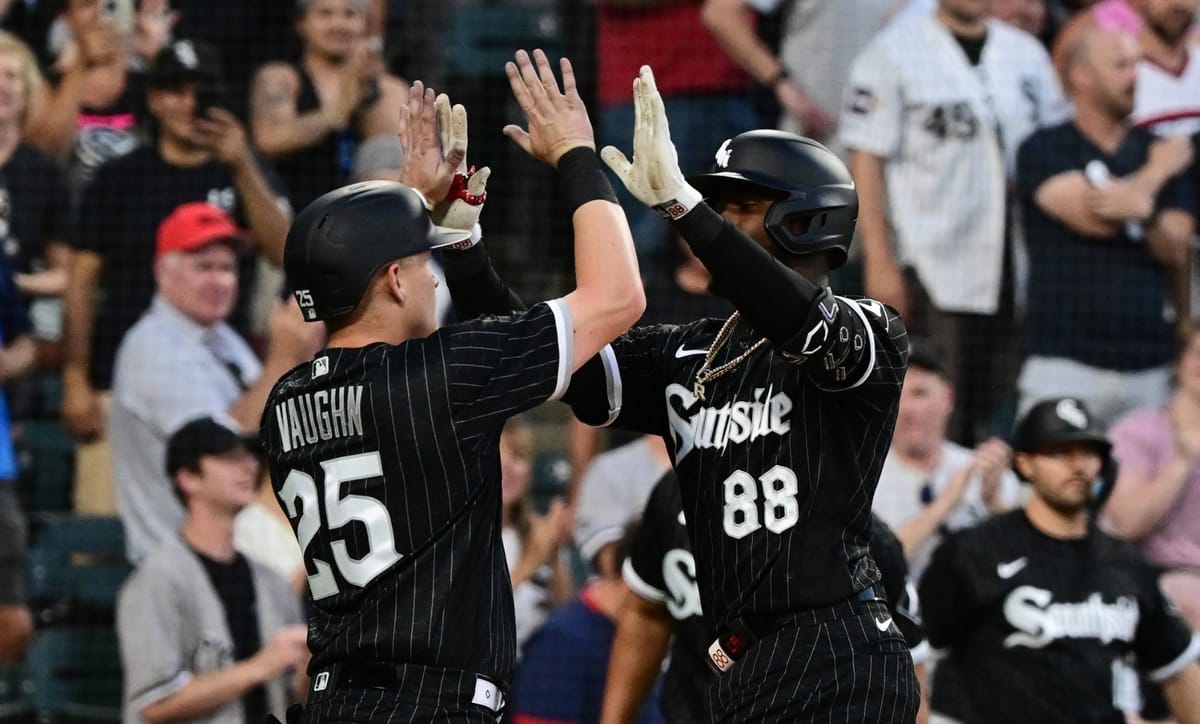 Andrew Vaughn gets 4 hits as White Sox beat Blue Jays 8-7