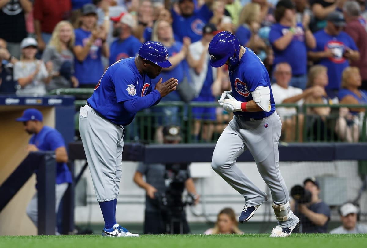 Suzuki homers again, Hendricks hurt as Cubs top Brewers 8-3