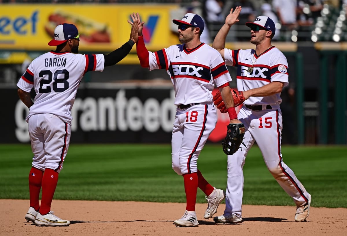 White Sox take advantage of error, score 2 in 8th of 4-2 win