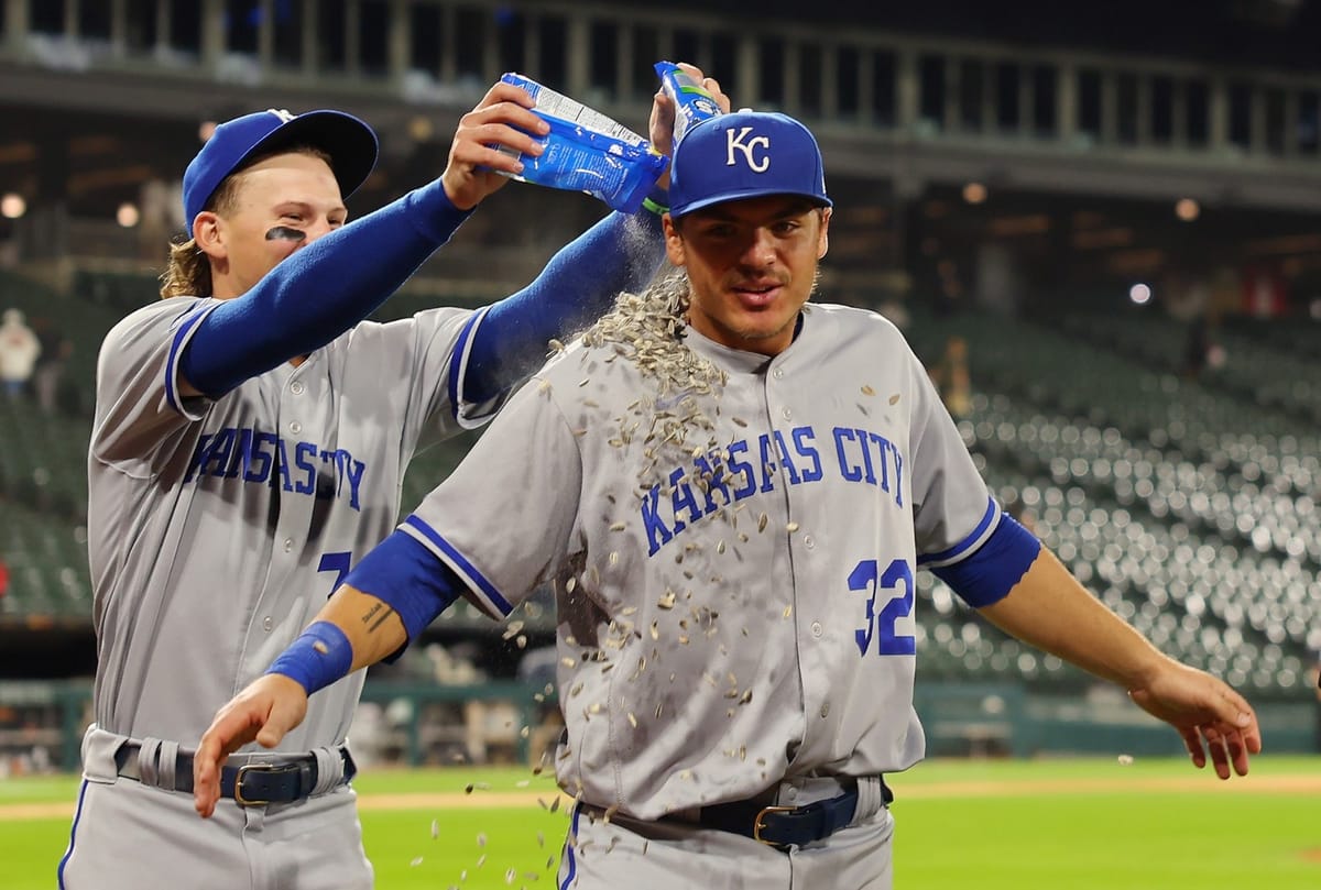 Pratto 2 HRs lead Royals; La Russa out, Sox 5th L in row