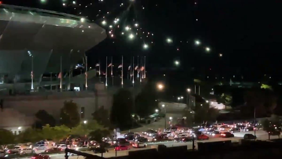 Vehicle carjacked in front of Field Museum while stopped for Mexican Independence Day celebration