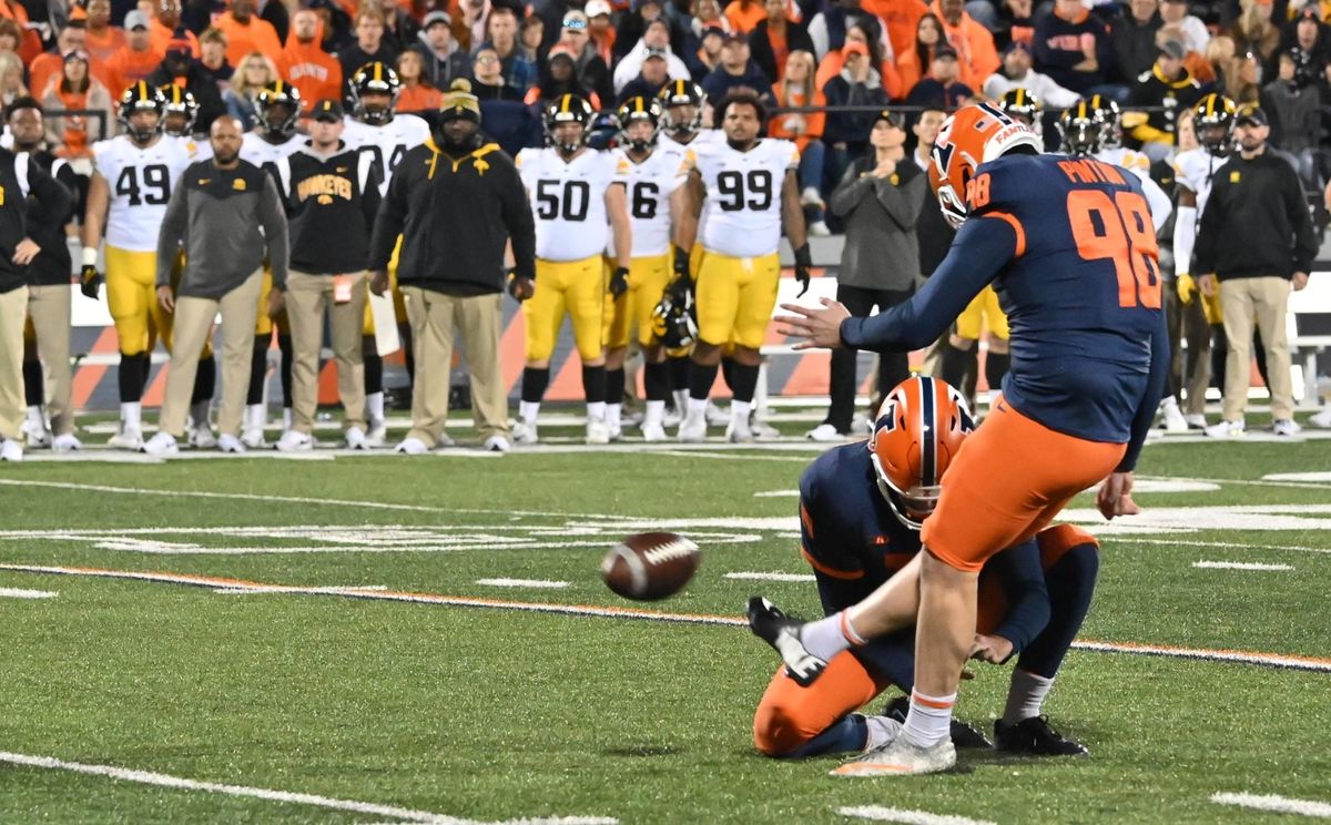 Backup kicker's field goal lifts Illini to 9-6 win over Iowa