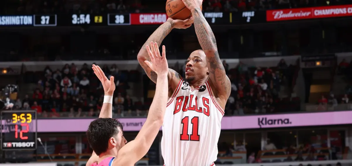 DeRozan, LaVine combine for 56, Bulls zoom past Wizards