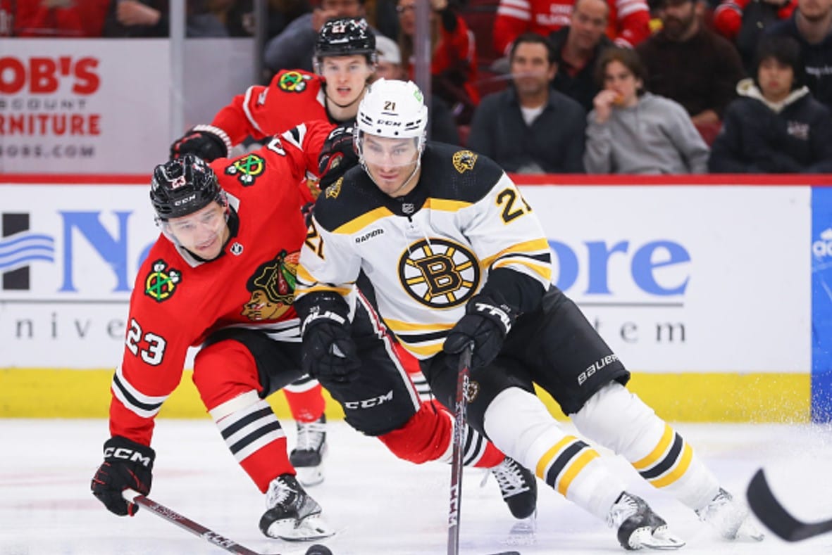 Red-hot Raddysh nets hat trick, Blackhawks top Bruins 6-3