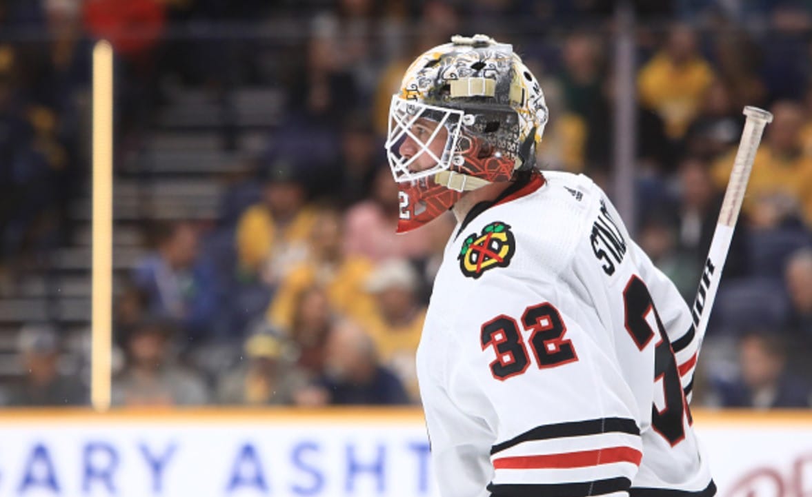 Stalock's 35 saves lead Blackhawks over Predators 2-1