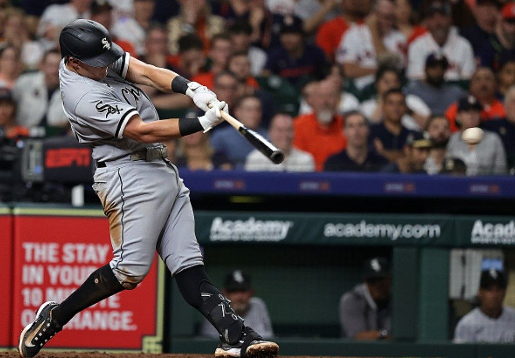 Robert, Moncada power White Sox past Astros 6-3