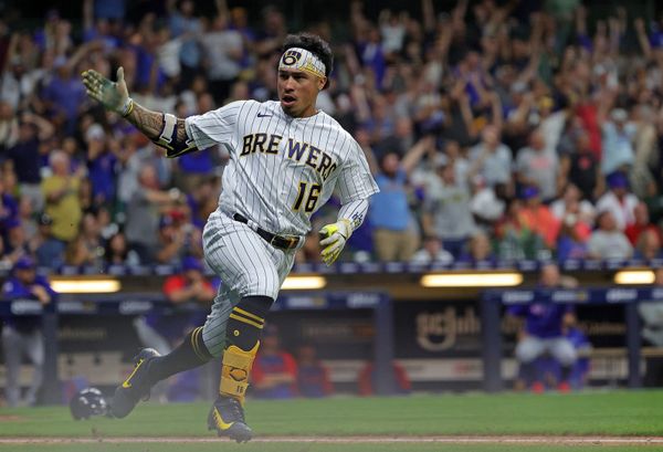 Brewers rally to top Cubs 8-5, move closer to division title