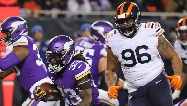 Penalties, mistakes hurt Bears in 17-9 loss to Vikings