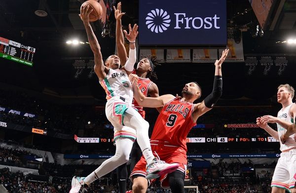 Spurs spoil DeRozan's return, beat Bulls 131-122