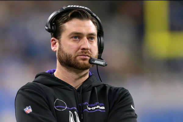 Bears hire Vikings assistant Janocko as quarterbacks coach