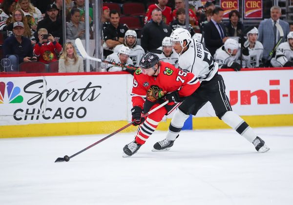 Kings snap 3-game skid with 5-2 victory over Blackhawks