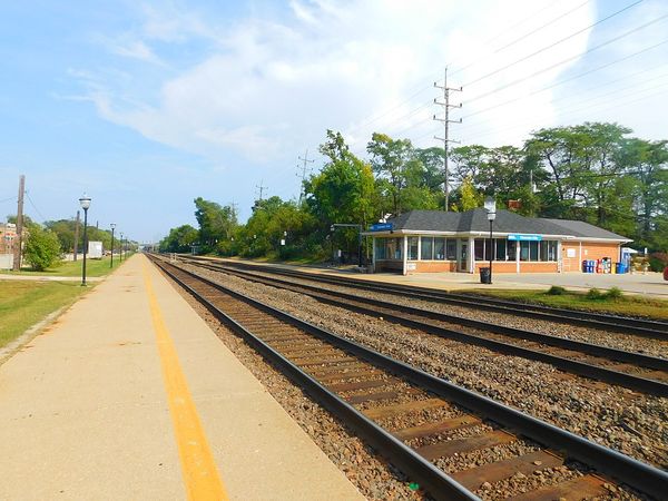 Coroner identifies Metra passenger killed in Clarendon Hills, NTSB claims nothing was stopping truck from moving