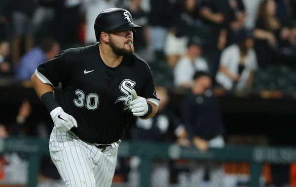 Burger's homer off Hill lifts White Sox over Red Sox