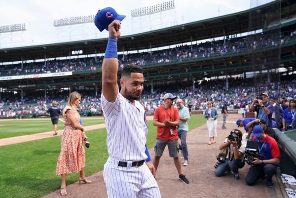 Contreras salutes fans, helps Cubs win 6th in row, top Bucs