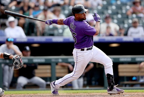 Díaz, Rockies rally off Graveman in 9th, stun White Sox 6-5