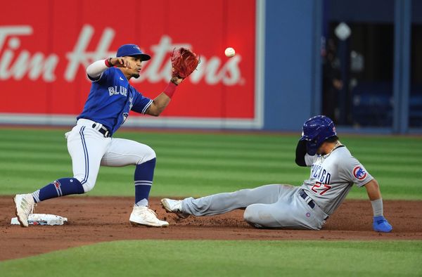 Hernández, Guerrero homer to back Gausman, Jays top Cubs 5-3