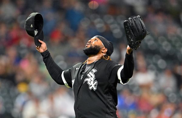 Cueto sharp for 8 2/3 innings, White Sox blank Guardians 2-0