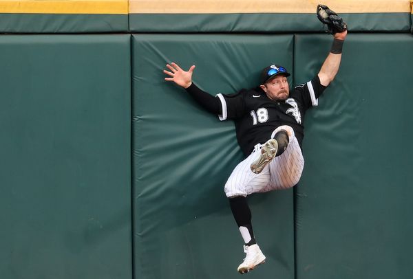 Bregman 2 HRs, 2 doubles, 6 RBIs, Astros trample White Sox 21-5