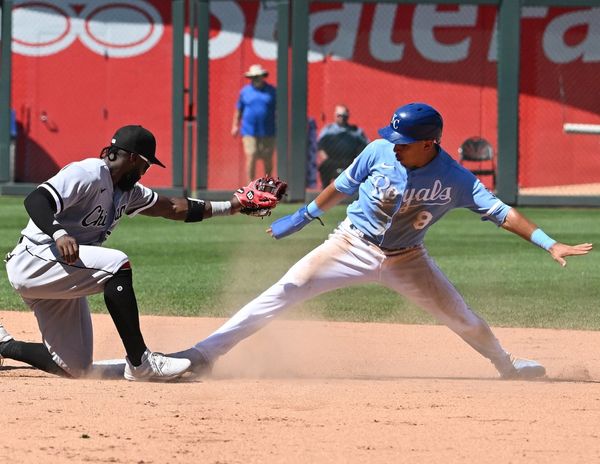 Greinke helps Royals beat Cease, White Sox 5-3