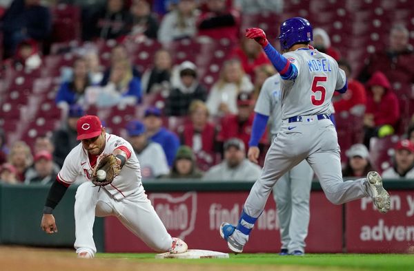 Reds avoid 100th loss, beat Cubs 3-1 behind Hunter Greene