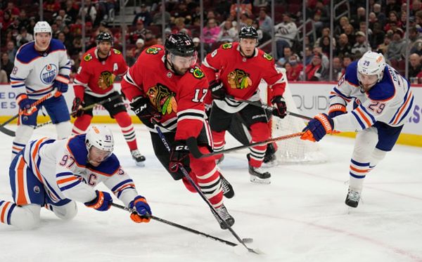 Draisaitl, McDavid lead Oilers past slumping Blackhawks 5-4