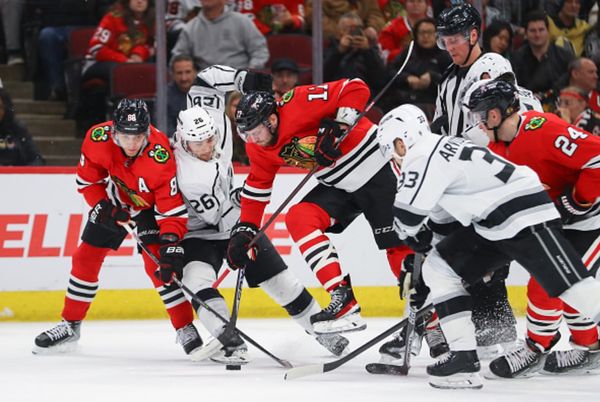 Anderson-Dolan scores 2, Kings beat Blackhawks 2-1