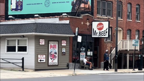 Founder of Chicago beef shop that inspired 'The Bear' dies