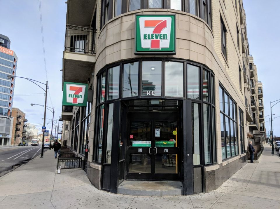 7-Eleven clerk in the Fulton River District stabbed after asking woman to wear a mask